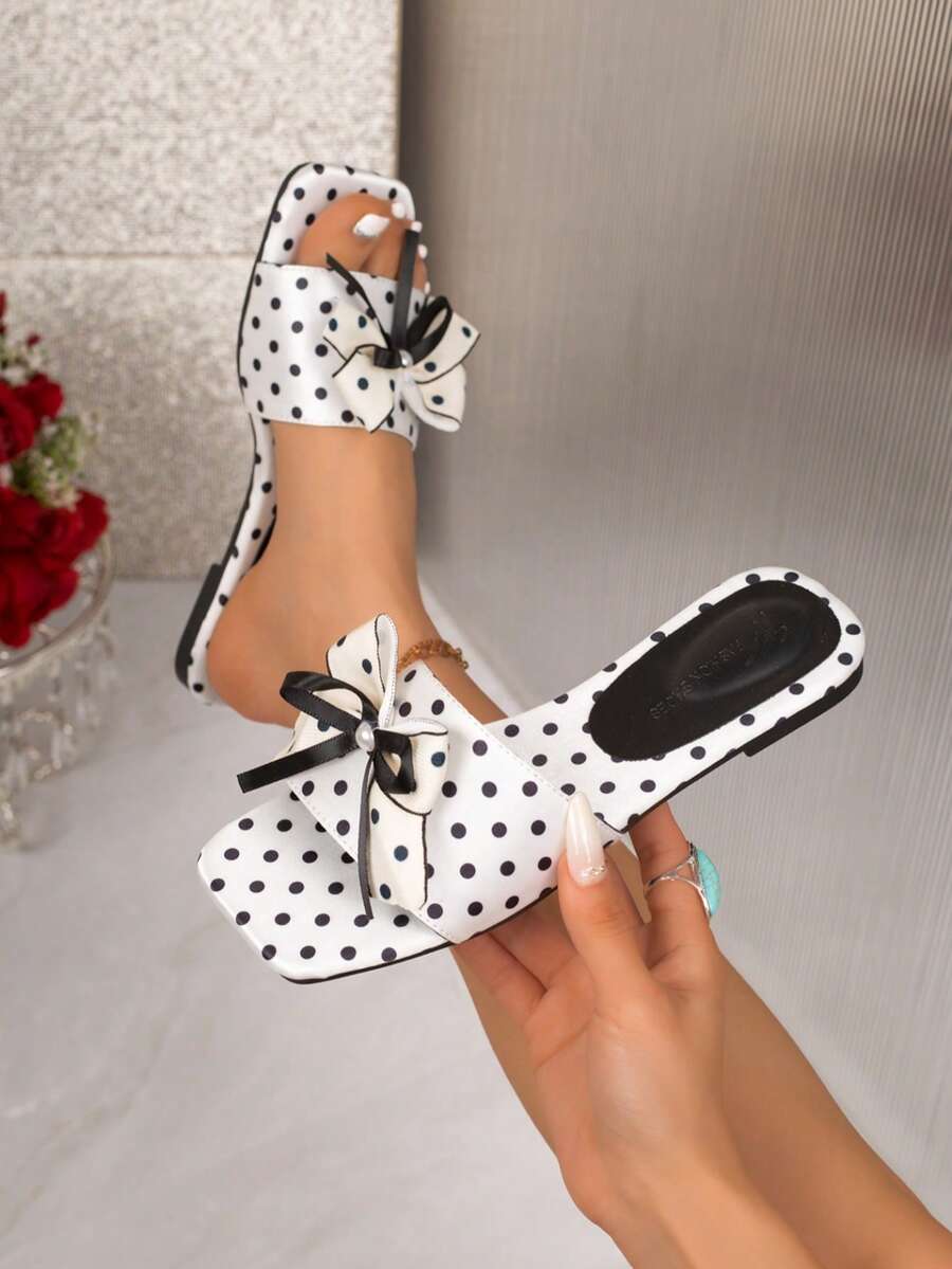 Sandalias de mujer de nueva llegada para el verano, con diseño retro de lunares, punta cuadrada, decoración de lazo delicada, suela suave antideslizante y ligera, adecuadas para el hogar, ocio, uso diario, fotografía, diseño femenino, ocasión versátil, calzado de playa - Blanco - Ver 1