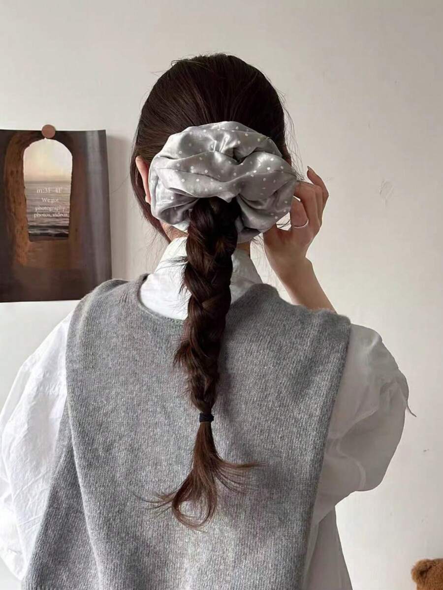 1 Peça Scrunchie de Moda Poá de Cetim Cinza, Acessório de Cabelo Elástico para Rabo de Cavalo de Primavera/Verão, Adequado para Várias Ocasiões, Elásticos de Cabelo, Fitas de Borracha para Cabelo, Corda de Cabelo Elástica, Festival, Festa