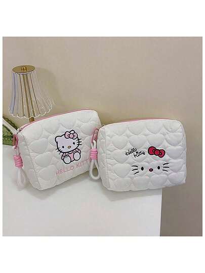SANRIO 白色菱格纹化妆包，粉色抽绳装饰，正面饰有3D烫金Hello Kitty图案和英文文字。宽敞的主隔层设有独立隔层，适合收纳手机、化妆品和护肤品。新款便携式少女风手提化妆包，可整理化妆工具、洗漱用品和移动设备。是旅行、出差、日常补妆、校园、健身房和短途出行的理想之选。