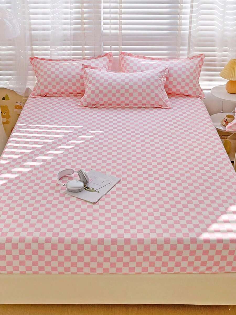 3pcs Bed Sheet Set, Checkerboard Pattern, Lightweight Soft & Comfortable Bedding, Including 1pc Fitted Sheet And 2pcs Pillowcases, No Filling, Suitable For Dorm, Bedroom, Multi-Size Options, Suitable For Summer Use - Pink - View 1