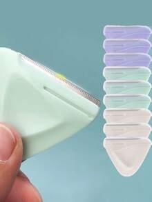 1 pieza Maquinilla de afeitar de ceja con crema de tipo macaron, recortadora de cejas triangular portátil, color conveniente y lindo, adecuada para viajar - Multicolor - Ver 4