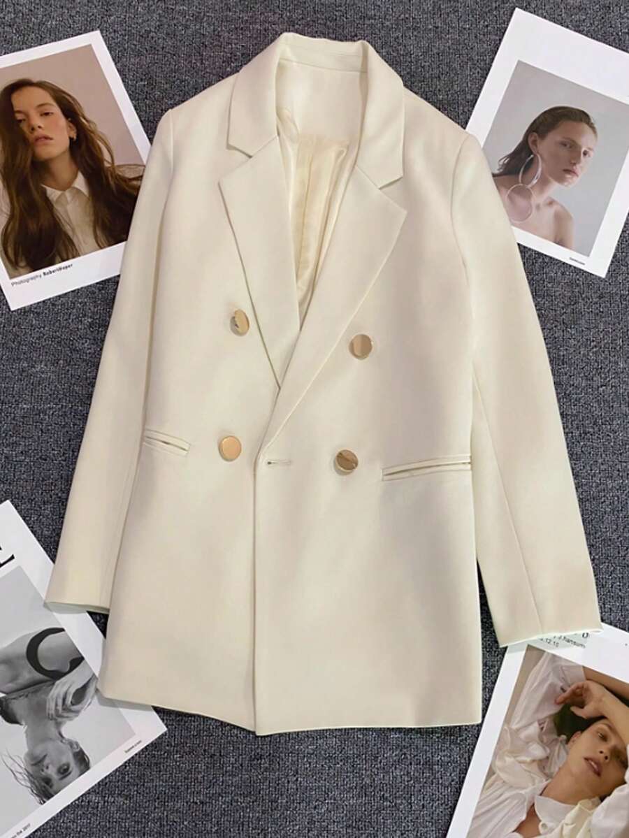 新款秋季女士个性化白色西装外套。这款西装外套融合了时尚风格和阳光气息，适合约会、派对、婚礼和节日庆典，也可作为女士外套穿着，尤其适合圣诞节、春季、情人节、狂欢节、海滩和生日等场合。