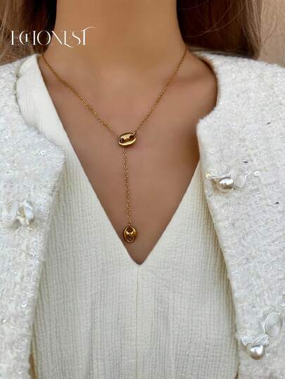 1件不锈钢镀金猪鼻子项链，镶嵌高品质锆石，是晚宴和派对的装饰配饰