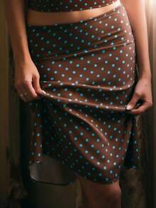 女士波点撞色优雅派对休闲假日Y2K露背吊带荷叶边下摆两件套，魅力时尚，适合春夏穿着，轻盈舒适的涤纶面料 - 巧克力棕 - 查看 8