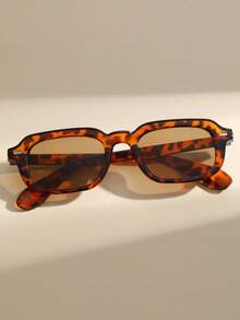 New Women's Square Small Frame Retro Minimalist Elegant Fashion Glasses, Suitable For Street, Vacation, Versatile Accessory - Leopard - View 3