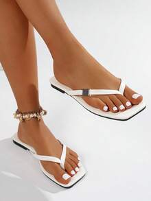 Infradito bianchi estivi da donna, sandali da spiaggia con decorazione in metallo sulla fibbia, ciabatte casual minimaliste alla moda, stile vacanziero leggero - Bianco - Visualizzare 5