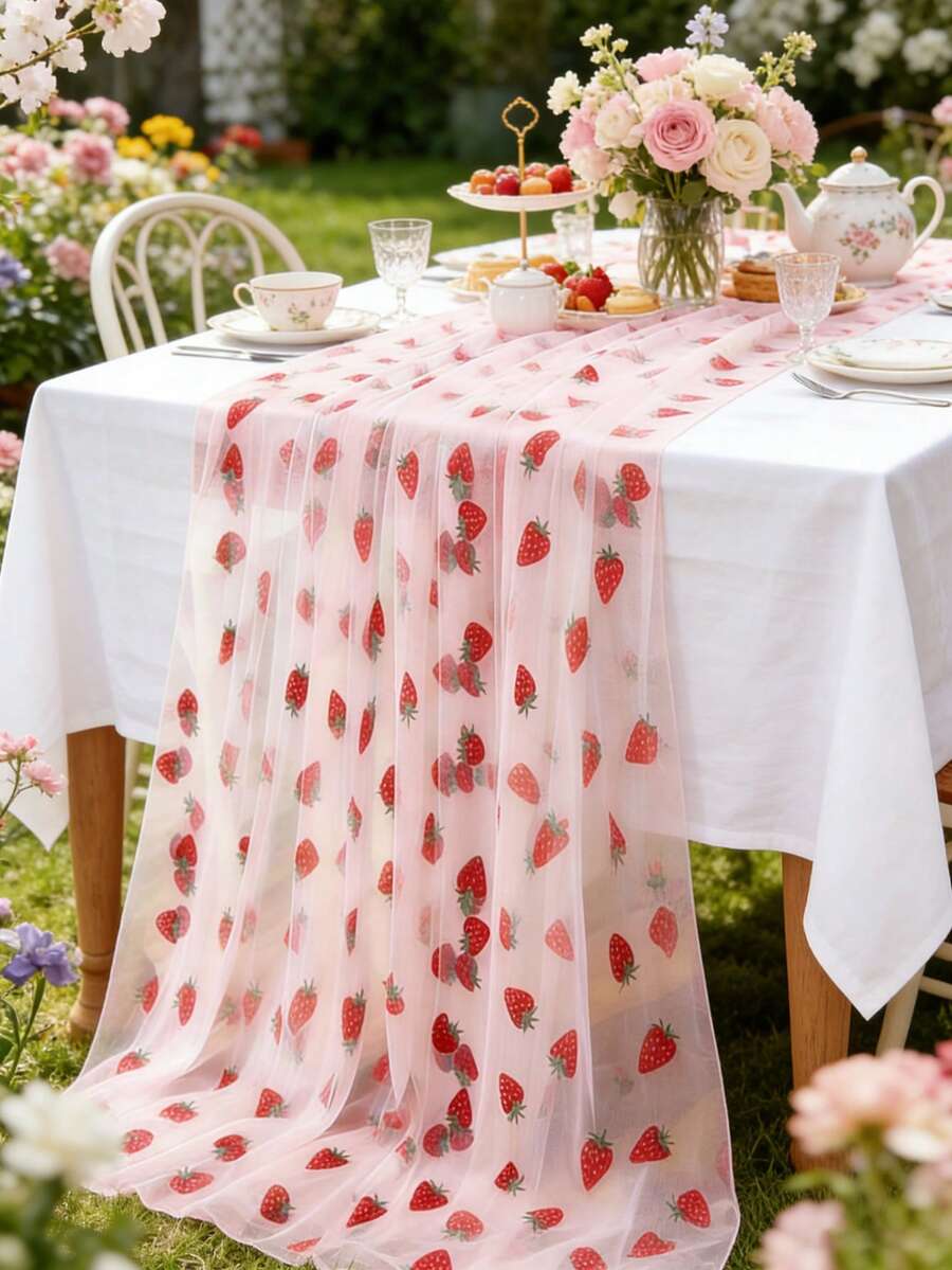 1 chiếc khăn trải bàn lưới màu hồng họa tiết dâu tây, khăn trải bàn organza họa tiết dâu tây, thích hợp trang trí tiệc sinh nhật lần thứ nhất theo chủ đề dâu tây, đồ dùng tiệc mừng em bé, trang trí đám cưới, trang trí tiệc sinh nhật theo chủ đề dâu tây, trang trí tiệc tiết lộ giới tính em bé, đồ dùng tiệc ngày lễ, trang trí nhà cửa, đồ trang trí tiệc mừng em bé, trang trí bàn tiệc, đồ dùng tiệc mùa xuân, quà tặng tiệc.