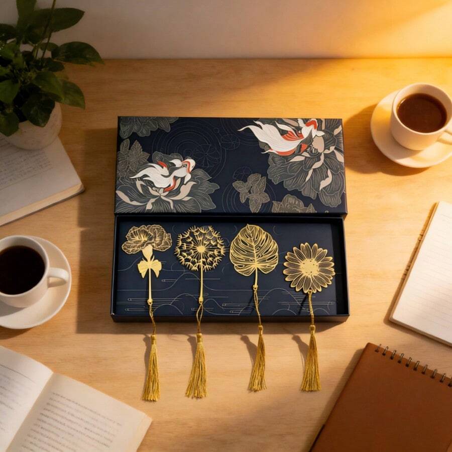 精致的中国风镂空金属书签，复古植物风黄铜镂空流苏书签，配有精美礼盒，适合作为返校季、毕业季和生日时送给同学、老师和长辈的纪念礼物。