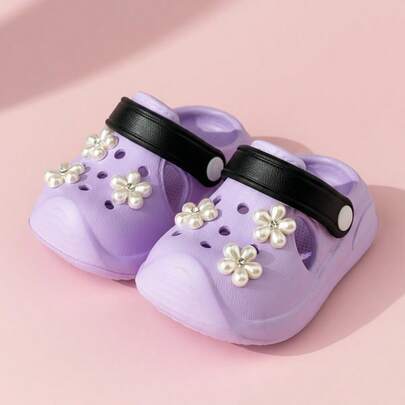 新款女童碎花装饰套脚拖鞋，粉白相间，时尚百搭，优雅柔软舒适，室内外皆宜，适合春夏穿着