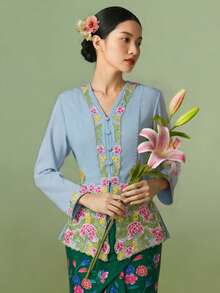 Nyonya 女款傳統優雅時尚刺繡長袖上衣，淺藍色 - 淺藍色 - 查看 1