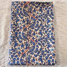0,5 m/1 m/2 m/3 m Tissu de coton imprimé floral vintage, doux et respirant, convient pour l'artisanat DIY, la couture, le matelassage, la décoration textile domestique, le motif floral rétro, vendu au mètre, 3 options de couleur - Trois lettres de printemps - Voir 25