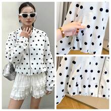 Áo khoác chấm bi nữ cho mùa xuân/hè, thiết kế chấm bi satin lãng mạn, cổ áo cao thời trang, viền nhún, áo khoác chấm bi phong cách thường ngày tiện dụng. - Đen và trắng - Xem 6