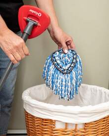 O-Cedar RinseClean Spin Mop & Bucket System + 2 Extra Mop Heads |   Clean With Water |   Removes 99% Of Bacteria - Rinseclean旋轉拖把和水桶 - 查看 11