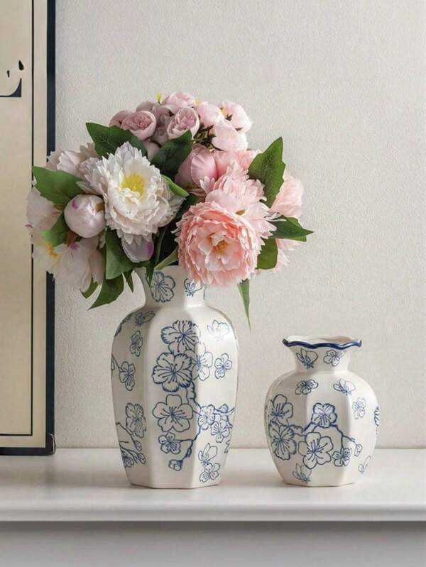 2个复古蓝白手绘陶瓷花瓶 - 圆形，饰有花卉图案，家居装饰，适用于干花/人造花，可用于客厅、卧室、阳台装饰、餐桌摆设或桌面装饰