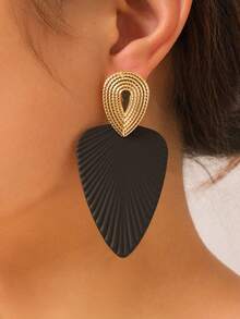 1 Pair Exaggerated Leaf Design Earrings, Suitable For Vacation And Daily Wear, Versatile - Leaves - View 3