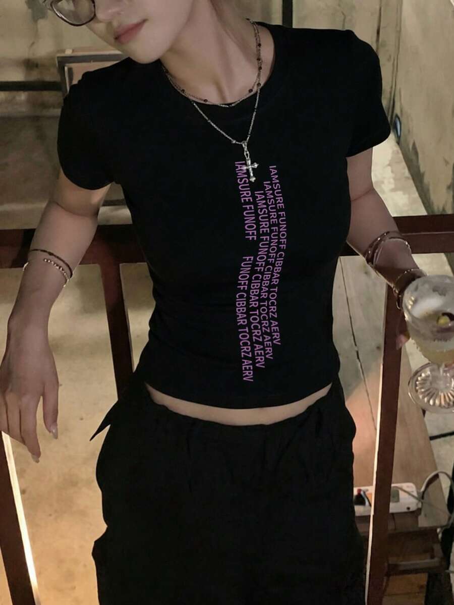 女款圓領短袖T恤,夏季新款字母印花,美式辣妹風,時尚休閒百搭修身短版上衣,黑色 - 黑色 - 查看 1