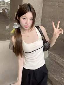 女士性感白色吊带背心，夏季蝴蝶结设计无袖露脐背心 - 白色 - 查看 2
