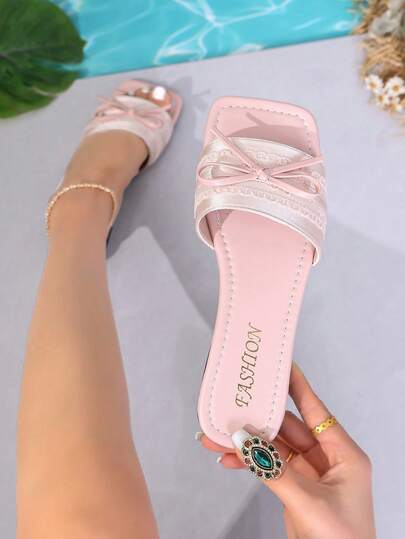 Sandalias de diapositivas de punta cuadrada de unicolor cómodas de verano para mujeres, sandalias casuales de ocio para el hogar y la playa con decoración de lazo y punta y talón abiertos, talla grande