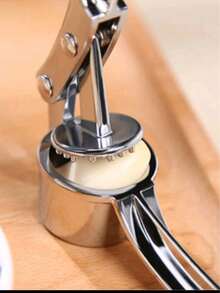 3-In-1 Stainless Steel Manual Garlic Press, Multi-Functional Kitchen Garlic Crusher, Garlic Paste Maker, Garlic Press, Kitchen Gadget, Functions Include Garlic Crusher + Nut Cracker + Bottle Opener, Compact Garlic & Ginger Grinder - Multicolor - View 8