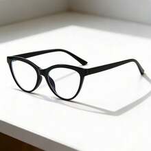 1pc Vintage Cat Eye Black Frame Glasses For Women, Ultra-Light Frame Won't Pinch Nose, Suitable For Daily Commute, Office, Watching TV, Online Classes. Classic Cat Eye Shape Flatters Face, Instantly Enhances Look. Unisex, Can Be Customized With Prescription Lenses. Fashion Protective Eyewear For Students And Office Workers, Comfortable To Wear For Long Periods, Combines Style And Function. - Black - View 2