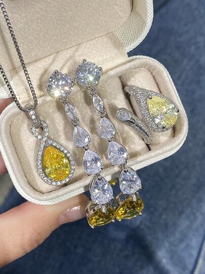 4件套优雅立方氧化锆首饰套装 - 戒指、项链、耳环，附赠礼盒，专为女性设计，适合婚礼、订婚、周年纪念、派对、情人节等场合的礼物。