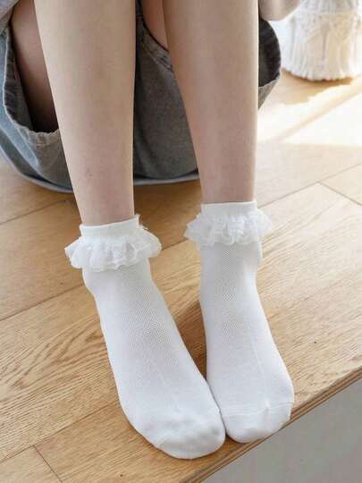 1pair Women Solid Ruffle Trim Fashion Crew Socks For Daily Life