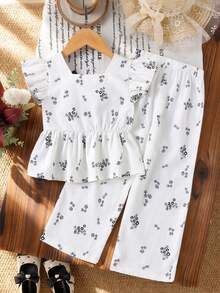 Conjunto de 2 piezas de blusa con manga de volantes y moño 3D + pantalones rectos con estampado floral para niñas, estilo casual y dulce para verano - Blanco - Ver 2