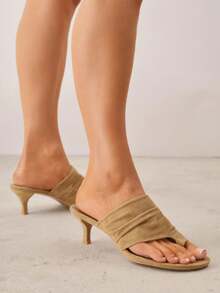 VICES Duck Flip-Flops With Toe Strap And Ruching - Khaki - View 1