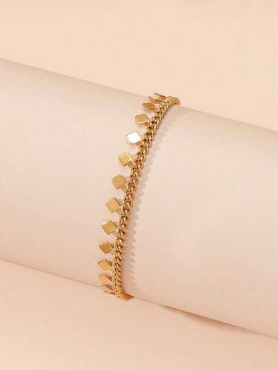 1 chiếc vòng tay nữ tối giản với mặt dây chuyền hình vuông màu vàng ngẫu nhiên, chất liệu thép không gỉ, thích hợp để đeo hàng ngày và làm quà tặng (Lưu ý: Do các lô sản xuất khác nhau, có thể có sự khác biệt nhỏ về màu sắc; ngoài ra, do ánh sáng và góc chụp, sản phẩm thực tế có thể có sự khác biệt nhỏ về màu sắc so với hình ảnh.)