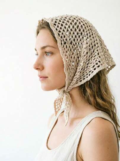 1件亮片镂空三角围巾，时尚个性披肩，四季皆宜的多功能针织配饰