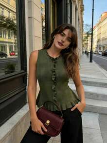 新款夏季女士绿色针织上衣，领口和下摆饰有荷叶边；修身无袖背心，非常适合日常通勤、休闲外出、约会、海滩度假和假日旅行。 - 墨綠色 - 查看 6