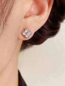 Bộ 3 bông tai hình hoa bốn lá đính kim cương sang trọng, tinh tế, quà tặng ngày Valentine. - Hoa tai cỏ bốn lá zirconium trắng - Xem 2