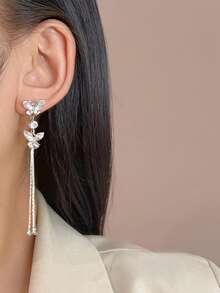 2 đôi bông tai mặt dây chuyền hình bướm mùa xuân đính đá lấp lánh, chất liệu kim loại bạc, kiểu dáng thanh lịch, thích hợp cho hẹn hò, dự tiệc và đeo hàng ngày. - trắng - Xem 2