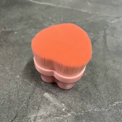 A High-End Foundation Brush Designed For Liquids, Creams, Or Flawless Base Makeup, Suitable For Blending, Diffusing, And Evenly Applying Makeup Across The Entire Face