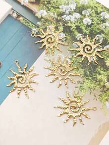 2/5/6pcs Fashionable Versatile Stainless Steel Hammered Vintage Sunflower Pendant, DIY Women Necklace Jewelry Accessories, Gift For Loved Ones And Friends - Yellow Gold - View 6
