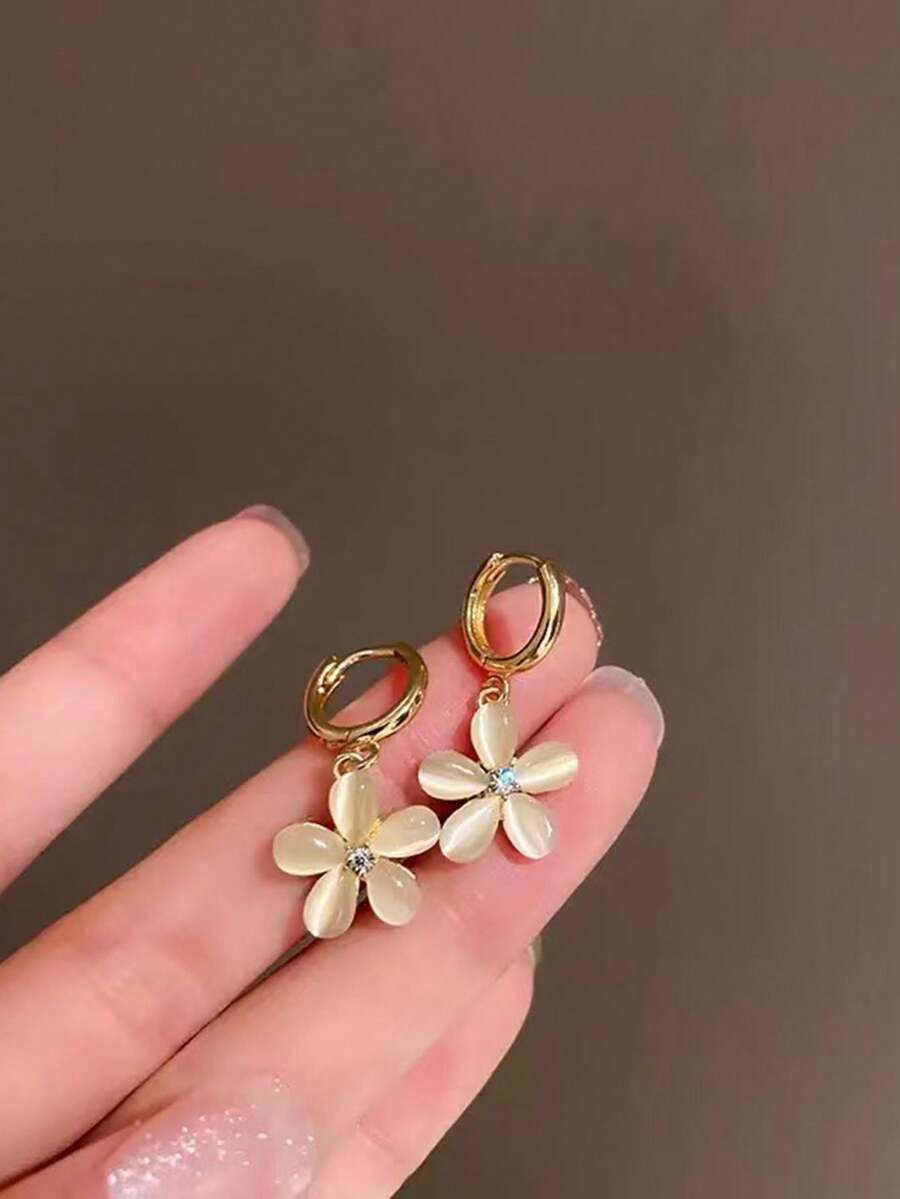 一对镶钻猫眼花朵耳环 - 金黃色 - 查看 1