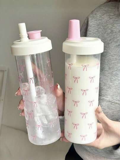 1 pieza Vaso portátil con pajita. Plástico, ligero y para bebidas frías. Presenta un lindo lazo rosa y estampado de gatito, tapa blanca y pajita rosa. Dulce y femenino. Incluye correa para transportarlo fácilmente. Perfecto para hidratación diaria, ir y venir, fotos de viaje