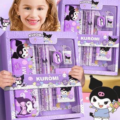 SANRIO Hello Kitty 和 Kuromi 卡通人物风格文具礼盒套装，包含铅笔、笔记本、卷笔刀、铅笔盒、尺子、橡皮擦和蜡笔。（礼盒款式和颜色可能因生产批次不同而有所差异）