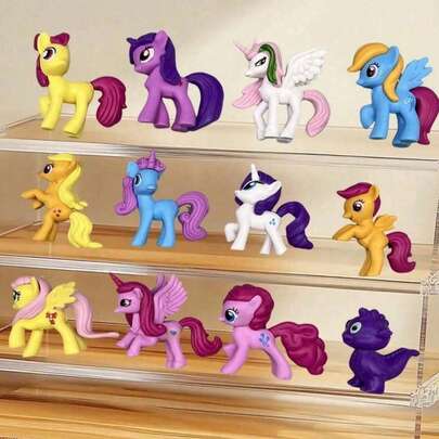 MY LITTLE PONY 12 件套桌面摆件礼品套装，可作桌面装饰和模型收藏，是生日、圣诞节和开学季送给年轻人的完美礼物，适合生日庆祝、馈赠朋友和作为纪念品。