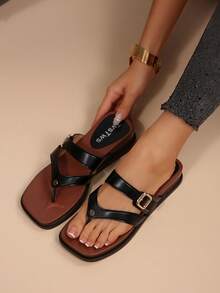 Sandalias de dedo tipo chanclas con puntera cuadrada de estilo retro para mujer, con suela gruesa, de slip-on, para playa, vacaciones y uso casual - Negro - Ver 5