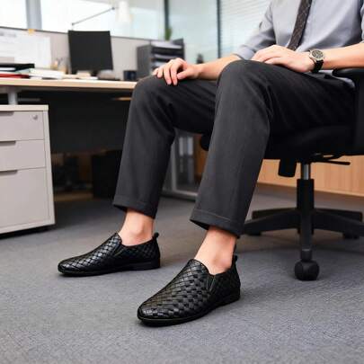 Giày lười dáng rộng, da mềm, đế mềm, thích hợp cho mùa xuân.