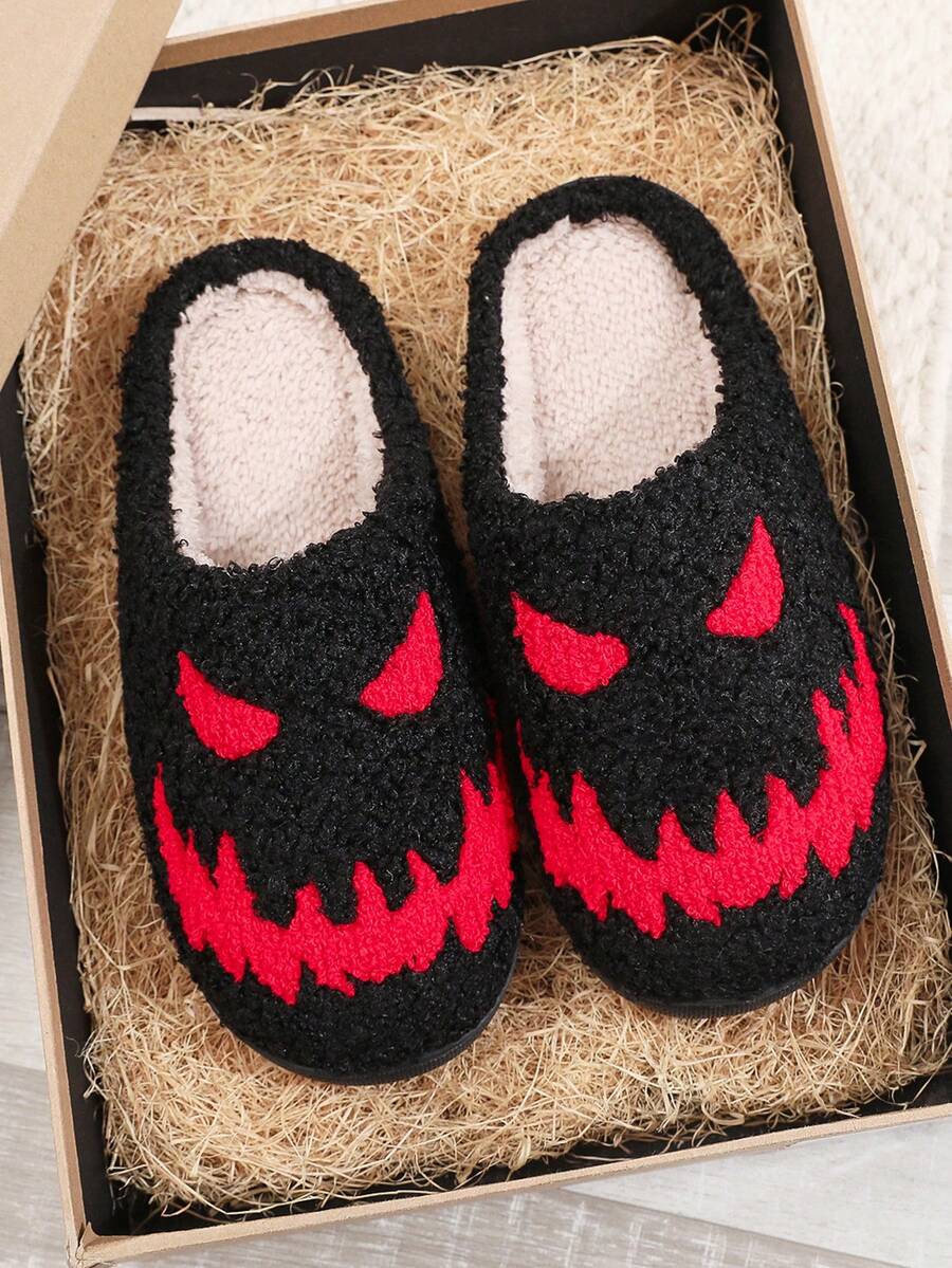 1 par de pantuflas de felpa negras de Halloween, pantuflas de felpa con bordado de patrones de demonios de dibujos animados punk para hombres y mujeres, pantuflas de interior con suela antideslizante gruesa, cálidas para otoño/invierno, regalo perfecto para el otoño y la temporada de miedo - Negro - Ver 1