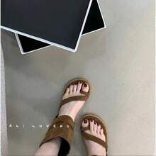 Bottes cheville d'été décontractées avec capuchon contrastant et décoration de boucle sophistiquée. Ventilation continue et ajustement ergonomique pour un confort toute la journée. Un modèle élégant pour le look urbain d'été et les ensembles de loisirs exclusifs. - Noir - Voir 4
