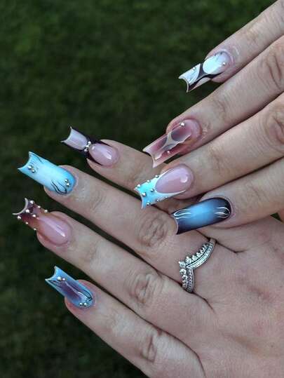 24片方形亚克力美甲礼盒套装，千禧风格，独特的蓝黑渐变焦糖浅蓝法式边缘，饰以银色钢珠，融合几何线条和不规则火焰图案，Y2K风格，可拆卸可重复使用，适合初学者，适合约会、派对和日常佩戴，百搭实用，假指甲含果冻凝胶，1个指甲锉，1个指甲锉。