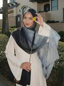 YIYAHUI 1条女士波西米亚风头巾，经典轻盈渐变色围巾，适合搭配阿巴雅长袍、女士面纱、夏季沙滩披肩、假日服饰 - 黑灰漸變 - 查看 3