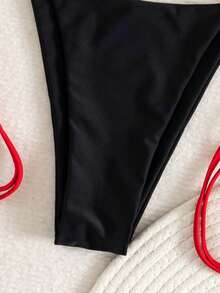 PEPPERMOLLY Conjunto de biquíni retrô sexy de 3 peças 2026, com estampa de flor de cerejeira em blocos de cores vermelho e preto, composto por camiseta transparente com laço e detalhe de flor de cerejeira. Ideal para férias de praia com um visual arrasador e vanguardista. Perfeito para festas de verão em ilhas paradisíacas. - Preto - Ver 5
