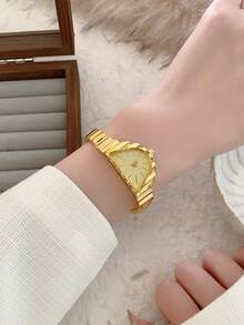 1pc New Fashion Women's Watch, Elegant Triangular Dial, Business Quartz Watch, Suitable For Daily Life, Parties And Banquets - Gold - View 5
