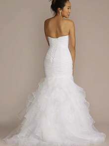 Strapless Layered Tulle Mermaid Wedding Dress Romantic Fairy Bridal Gown For Casual Ceremony Outdoor Wedding Engagement Party, Lightweight Layered Tulle Skirt Creating Soft Volume And Dreamlike Movement, Fitted Mermaid Silhouette Enhancing Body Shape With Flowing Hem, Strapless Bodice Highlighting Shoulders And Feminine Elegance, Airy Fabric Providing Comfort And Flexibility For Extended Wear, Perfect For Garden Weddings, Outdoor Ceremonies, Bridal Shower, Travel Photoshoot, Featuring Romantic Fairy Tale Style, Light Texture, Playful Charm, Ideal For Brides Seeking Soft Dreamy Look With Elegant Flow And Delicate Movement - 白色 - 查看 5