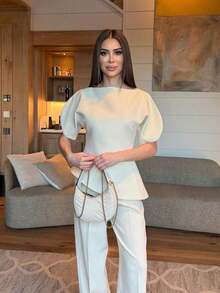Áo croptop nữ thời trang xuân hè 2026 tay phồng bất đối xứng, cổ tròn, khóa kéo sau, phong cách đường phố mùa hè. - Màu be - Xem 3