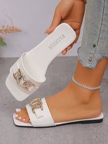 2026夏季新款方头平底凉鞋，时尚显瘦沙滩鞋，舒适又时尚，点亮你的夏日造型 - 白色 - 查看 4